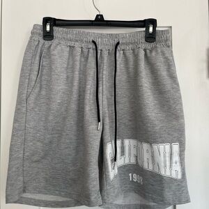 Grey California shorts medium